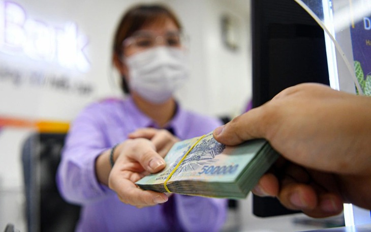 Thay đổi lịch chi trả lương hưu, trợ cấp BHXH tháng 5