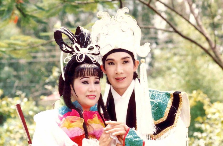 Nữ nghệ sĩ cải lương chỉ thử hát tân nhạc trong Nữ nghệ sĩ cải lương chỉ thử hát tân nhạc trong