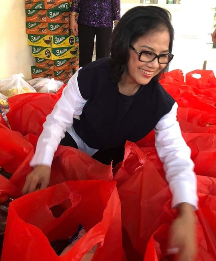 Được mệnh danh 'nữ hoàng băng đĩa nhạc' thập niên 1990, nữ ca sĩ 'Mưa bụi' đỉnh cao sự nghiệp bất ngờ rời showbiz- Ảnh 9. Được mệnh danh 'nữ hoàng băng đĩa nhạc' thập niên 1990, nữ ca sĩ 'Mưa bụi' đỉnh cao sự nghiệp bất ngờ rời showbiz- Ảnh 9.