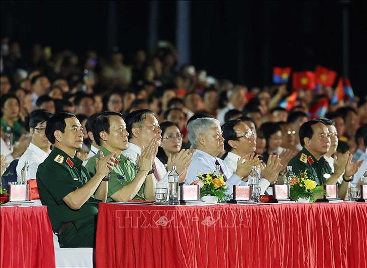 Tổng Bí thư Tô Lâm dự Chương trình nghệ thuật 'Đất nước trọn niềm vui'- Ảnh 5. Tổng Bí thư Tô Lâm dự Chương trình nghệ thuật 'Đất nước trọn niềm vui'- Ảnh 5.