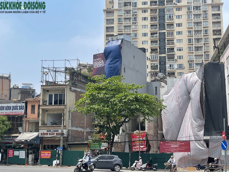 Cận cảnh rào chắn, giải phóng mặt bằng dự án đường Vành đai 1- Ảnh 1.