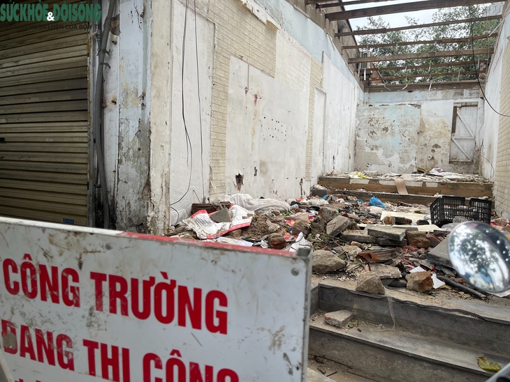Cận cảnh rào chắn, giải phóng mặt bằng dự án đường Vành đai 1- Ảnh 10.
