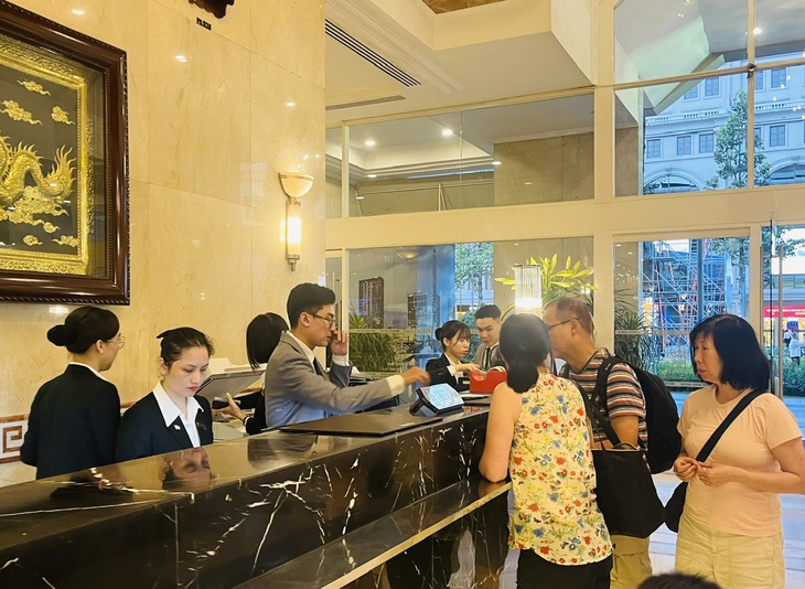Ngành du lịch TP Hồ Chí Minh sẵn sàng đón 'làn sóng' du lịch dịp 30/4- Ảnh 1.