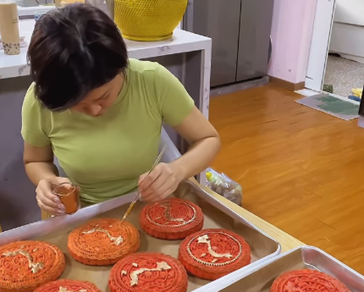 Mãn nhãn với những 'chiếc bánh yêu nước' vô cùng ý nghĩa trước thềm 30/4- Ảnh 2. Mãn nhãn với những 'chiếc bánh yêu nước' vô cùng ý nghĩa trước thềm 30/4- Ảnh 2.