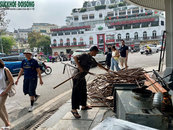 Các cửa hàng chuyển đồ đạc ra khỏi tòa nhà Hàm cá mập để chuẩn bị phá dỡ- Ảnh 6.
