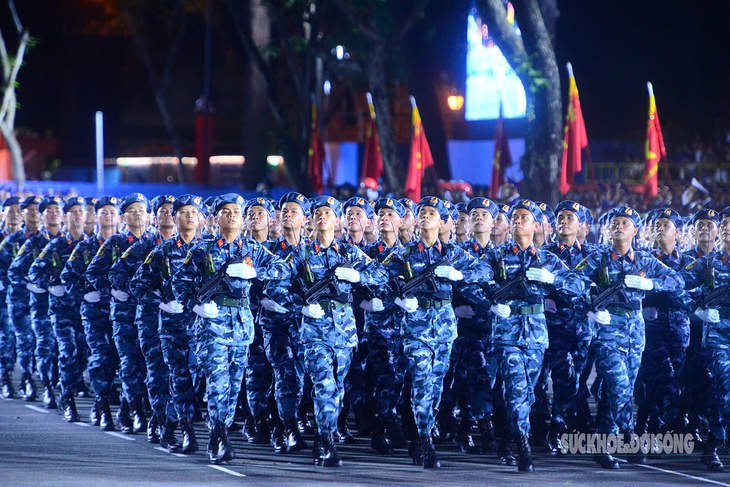 Màn trống hội lớn nhất Việt Nam vang rền tại buổi tổng hợp luyện diễu binh, diễu hành lần 2- Ảnh 4.