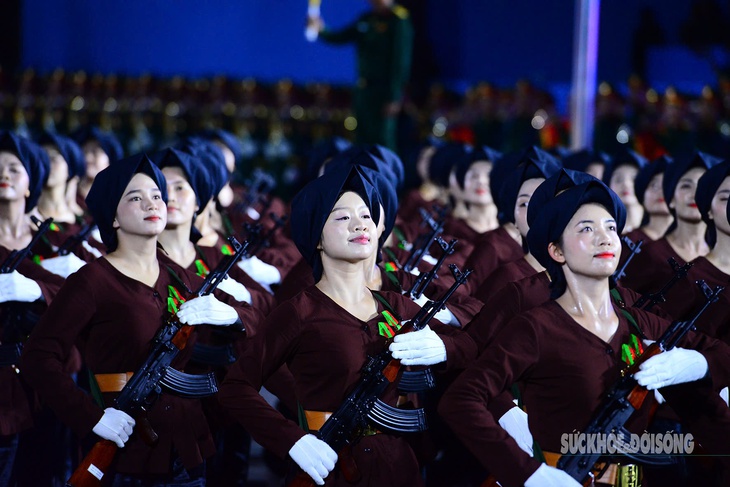 Màn trống hội lớn nhất Việt Nam vang rền tại buổi tổng hợp luyện diễu binh, diễu hành lần 2- Ảnh 9.