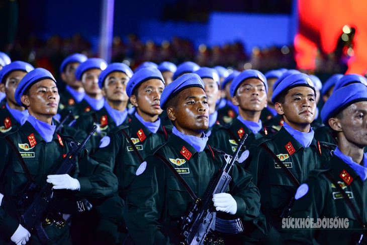 Màn trống hội lớn nhất Việt Nam vang rền tại buổi tổng hợp luyện diễu binh, diễu hành lần 2- Ảnh 1.