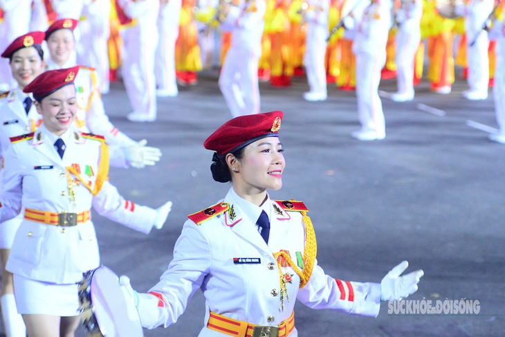 Màn trống hội lớn nhất Việt Nam vang rền tại buổi tổng hợp luyện diễu binh, diễu hành lần 2- Ảnh 17.