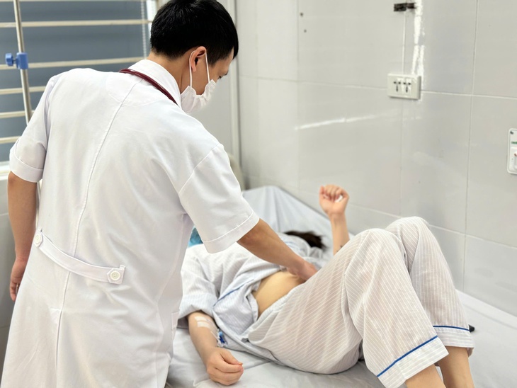 Người phụ nữ sốt cao suốt 2 tháng, bất ngờ mắc lao sinh dục hiếm gặp- Ảnh 2.