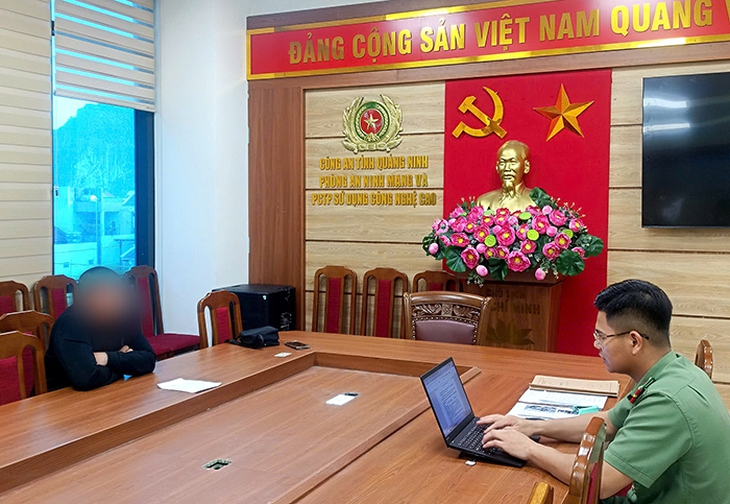 Triệu tập nam thanh niên đăng tải video cắt ghép đối tượng buôn ma túy nhún nhảy ở trụ sở công an- Ảnh 1. Triệu tập nam thanh niên đăng tải video cắt ghép đối tượng buôn ma túy nhún nhảy ở trụ sở công an- Ảnh 1.
