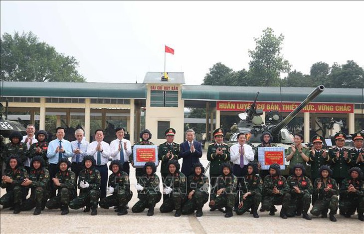 Tổng Bí thư: Binh chủng Tăng thiết giáp phải thật sự xứng đáng là lực lượng đột kích mạnh- Ảnh 6. Tổng Bí thư: Binh chủng Tăng thiết giáp phải thật sự xứng đáng là lực lượng đột kích mạnh- Ảnh 6.