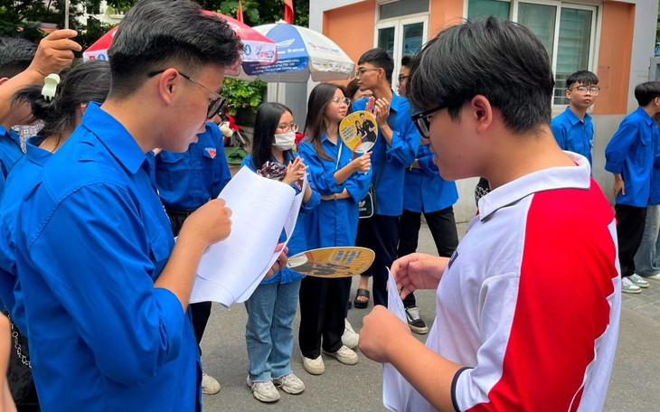 Thi tốt nghiệp THPT 2025: Cẩn trọng khi chọn môn tự chọn