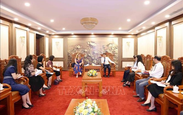 Tăng cường trao đổi, chia sẻ thông tin về công tác chăm sóc, giáo dục và bảo vệ trẻ em