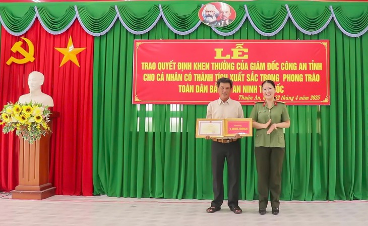 Tài xế xe ôm nhanh trí chở thẳng kẻ liên quan vụ giết người đến công an- Ảnh 1.
