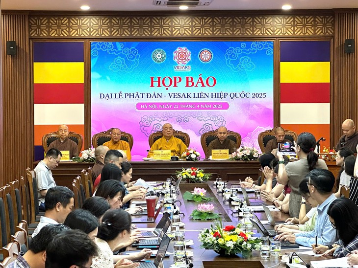 Đại lễ Vesak 2025: Cung nghênh xá lợi Phật và trái tim Bồ Tát Thích Quảng Đức- Ảnh 3.