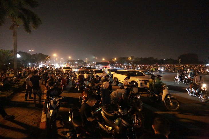 Pháo hoa rực trời Hà Nội trong chương trình 'Hẹn ước Bắc - Nam'- Ảnh 6. Pháo hoa rực trời Hà Nội trong chương trình 'Hẹn ước Bắc - Nam'- Ảnh 6.