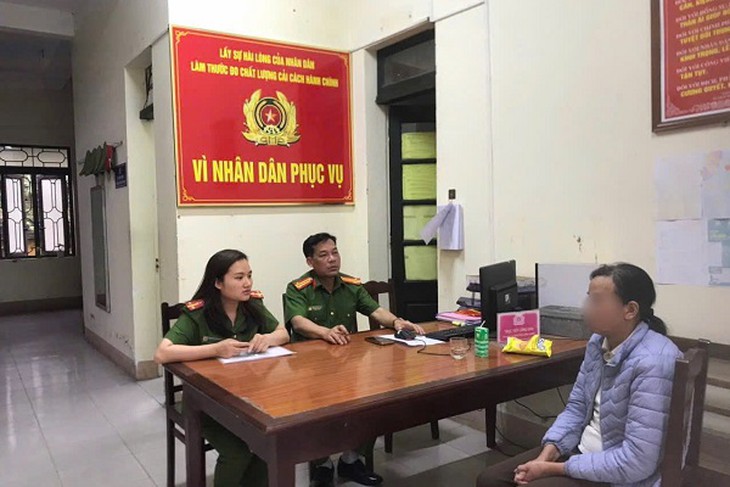 Giải cứu thành công người phụ nữ trầm cảm định nhảy cầu Việt Trì tự tử- Ảnh 1.
