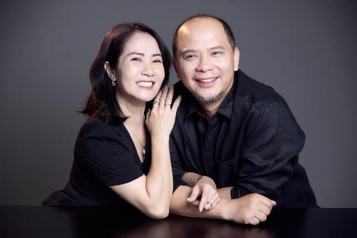 Học sinh ngỗ ngược bị ghét nhất phim '12A và 4H', 30 năm sau lại có cuộc sống hạnh phúc bên vợ là NSƯT- Ảnh 4. Học sinh ngỗ ngược bị ghét nhất phim '12A và 4H', 30 năm sau lại có cuộc sống hạnh phúc bên vợ là NSƯT- Ảnh 4.