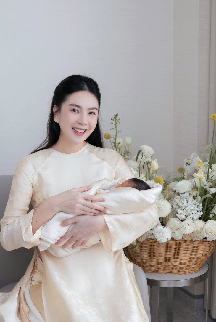 MC Mai Ngọc chính thức sinh con, gọi con là 'em bé Panda'- Ảnh 1.