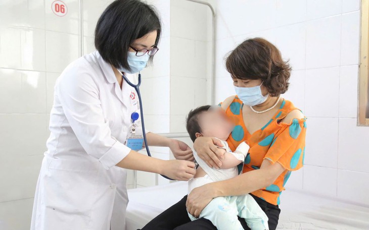 Giành sự sống cho bé 7 tháng tuổi bị mắc sởi biến chứng