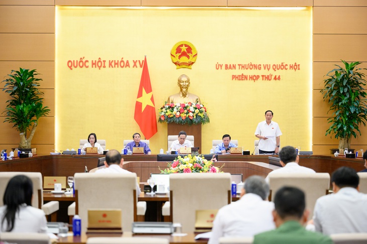 Cử tri và nhân dân phẫn nộ trước tình trạng sản xuất, buôn bán sữa và thuốc giả- Ảnh 1.