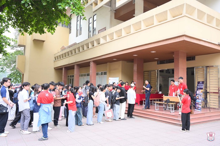 Trường Đại học Y Hà Nội ban hành quy định về trang phục, cấm sinh viên mặc váy ngắn- Ảnh 1. Trường Đại học Y Hà Nội ban hành quy định về trang phục, cấm sinh viên mặc váy ngắn- Ảnh 1.