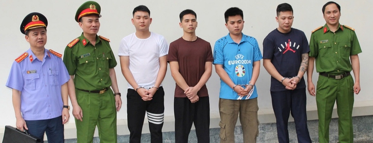 Thủ đoạn tinh vi sản xuất và tuồn 3.500 tấn giá đỗ ngâm hóa chất ra thị trường- Ảnh 1.