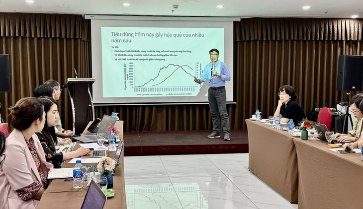 Tăng thuế thuốc lá - 'liều thuốc đắng' nhưng cần thiết để bảo vệ sức khoẻ cộng đồng- Ảnh 2.
