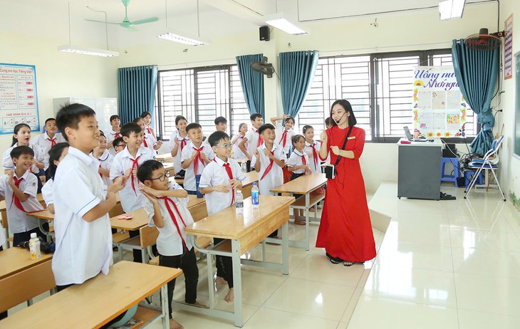 Giáo viên ‘thở phào’ vì giảm gánh nặng kiêm nhiệm, tập trung giảng dạy- Ảnh 1. Giáo viên ‘thở phào’ vì giảm gánh nặng kiêm nhiệm, tập trung giảng dạy- Ảnh 1.