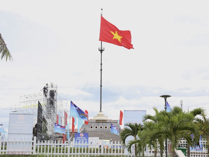 Những cuộc chiến 'không tiếng súng' và chuyện người may cờ Tổ quốc ở vĩ tuyến 17- Ảnh 9.