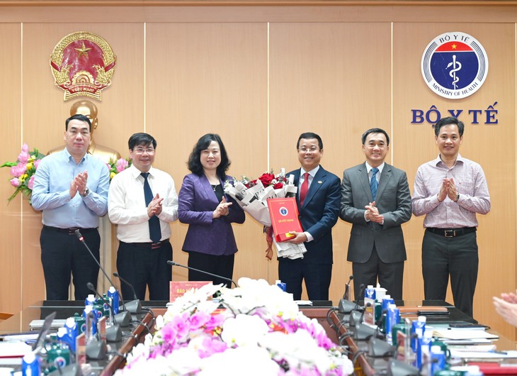 Bộ Y tế tiếp nhận, bổ nhiệm ông Nguyễn Lê Phúc làm Phó Cục trưởng Cục Khoa học, Công nghệ và Đào tạo- Ảnh 3.