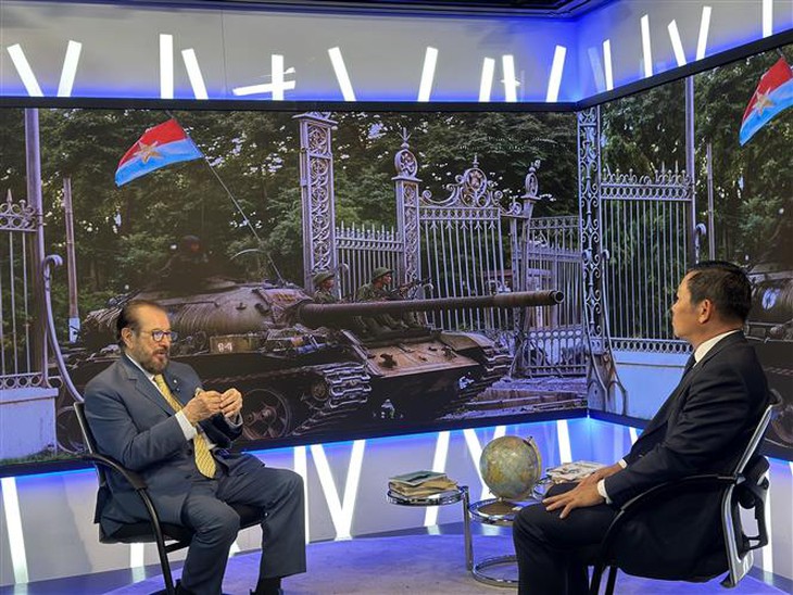50 năm Thống nhất đất nước: Truyền hình Venezuela khẳng định khát vọng hùng cường là sự tiếp nối của tinh thần 30/4- Ảnh 3.
