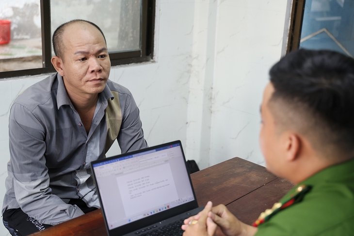 Bắt đôi nam nữ đột nhập trộm cắp hơn 80 điện thoại di động- Ảnh 2. Bắt đôi nam nữ đột nhập trộm cắp hơn 80 điện thoại di động- Ảnh 2.
