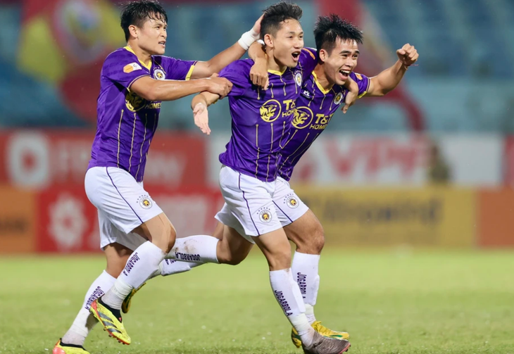 V-League 2024 - 2025: Sự trở lại mạnh mẽ của Hà Nội FC khiến cuộc đua vô địch trở nên hấp dẫn- Ảnh 1.