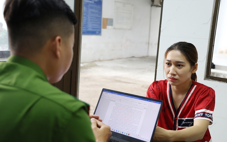 Bắt đôi nam nữ đột nhập trộm cắp hơn 80 điện thoại di động