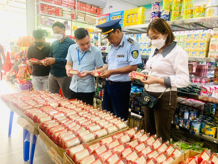 Phó Thủ tướng yêu cầu tăng cường thanh kiểm tra việc chấp hành quy định về ATTP- Ảnh 1. Phó Thủ tướng yêu cầu tăng cường thanh kiểm tra việc chấp hành quy định về ATTP- Ảnh 1.