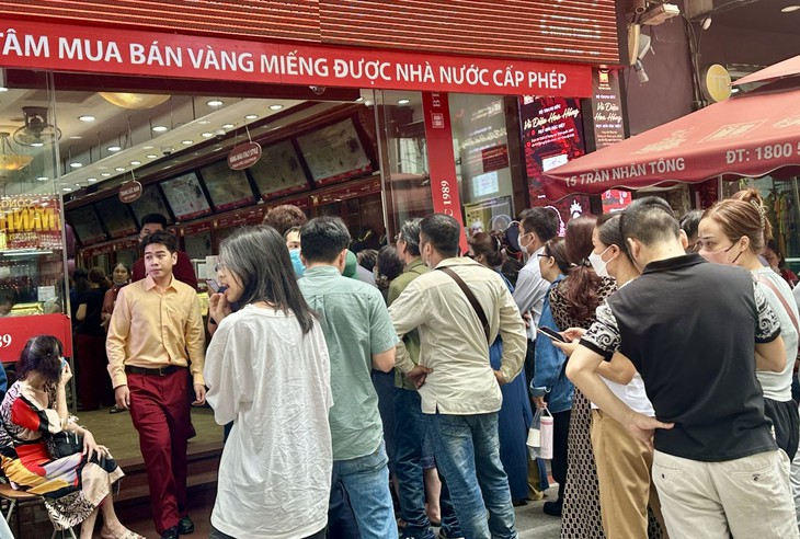 Chuyên gia lý giải việc nhiều người dân muốn 'ôm vàng’- Ảnh 1.