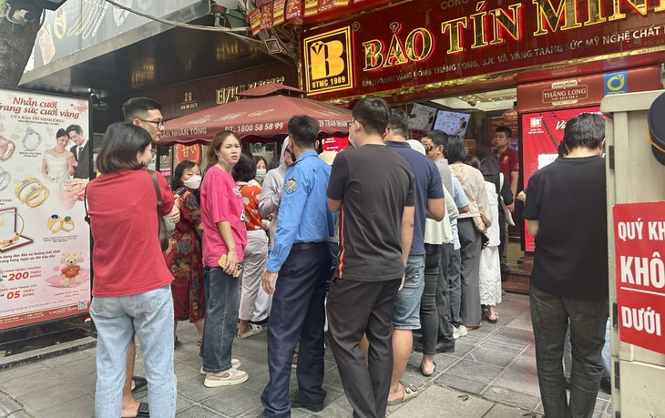 Chuyên gia lý giải việc nhiều người dân muốn 'ôm vàng’- Ảnh 3.