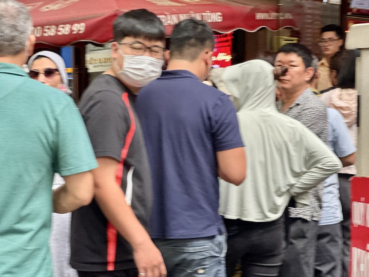 Chuyên gia lý giải việc nhiều người dân muốn 'ôm vàng’- Ảnh 4.
