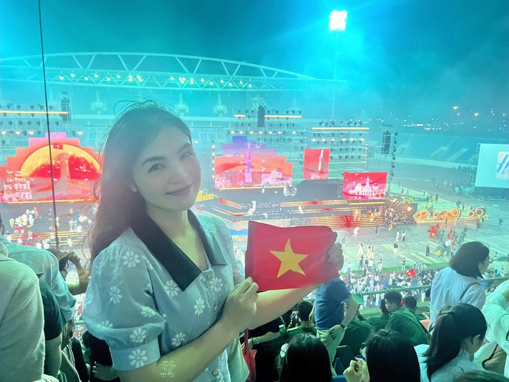 Nữ MC quê Bắc Ninh là chị gái ruột Hòa Minzy, nhan sắc 'cực phẩm', đời tư kín tiếng- Ảnh 1.