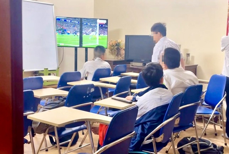 Dạy thêm ngoài nhà trường: Trung tâm nào hợp pháp?- Ảnh 1. Dạy thêm ngoài nhà trường: Trung tâm nào hợp pháp?- Ảnh 1.