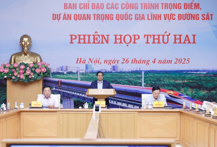 Thủ tướng yêu cầu 'thần tốc, táo bạo hơn nữa' trong phát triển đường sắt- Ảnh 1.