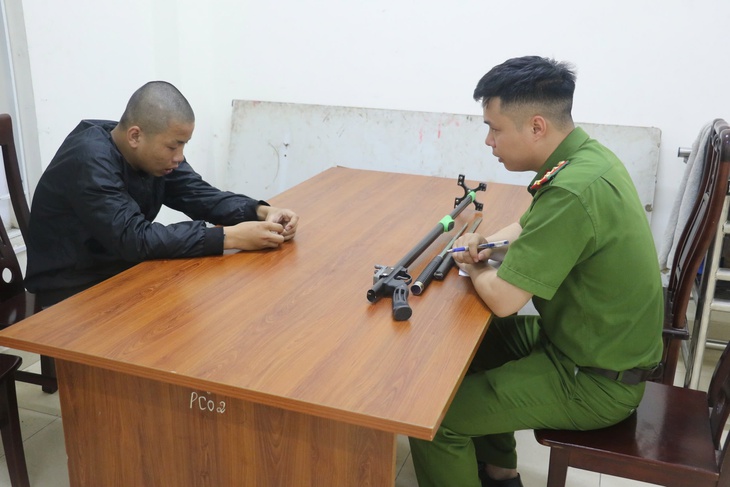 Bắt ổ nhóm táo tợn dùng hung khí cướp, trộm tài sản- Ảnh 1. Bắt ổ nhóm táo tợn dùng hung khí cướp, trộm tài sản- Ảnh 1.
