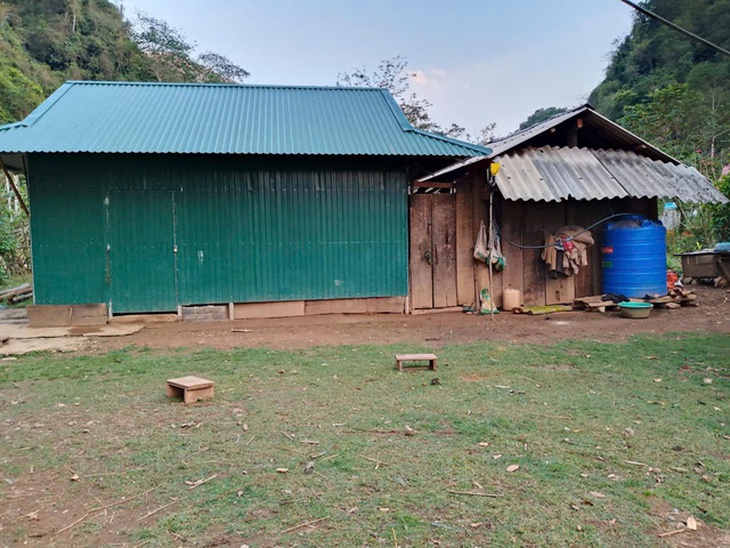 Hoàn cảnh khó khăn của gia đình người đàn ông dân tộc H'Mông cần được giúp đỡ để điều trị bệnh- Ảnh 2. Hoàn cảnh khó khăn của gia đình người đàn ông dân tộc H'Mông cần được giúp đỡ để điều trị bệnh- Ảnh 2.