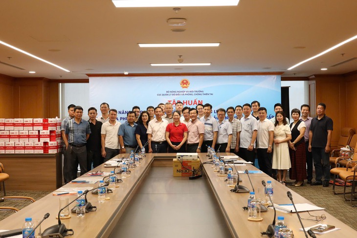 Nâng cao kỹ năng xử lý các tình huống khẩn cấp trong phòng, chống thiên tai- Ảnh 2.