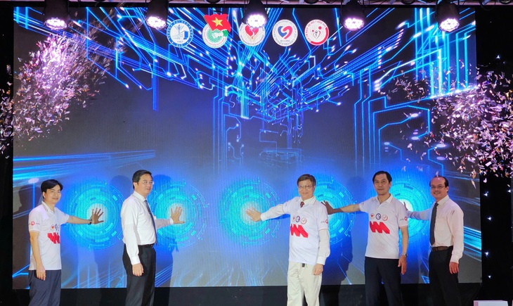 Tăng huyết áp diễn biến âm thầm, để lại biến chứng, hậu quả nặng nề- Ảnh 1. Tăng huyết áp diễn biến âm thầm, để lại biến chứng, hậu quả nặng nề- Ảnh 1.