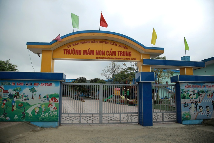 Thông tin mới vụ bé trai 5 tuổi tử vong trong bể nước trường mầm non- Ảnh 1.