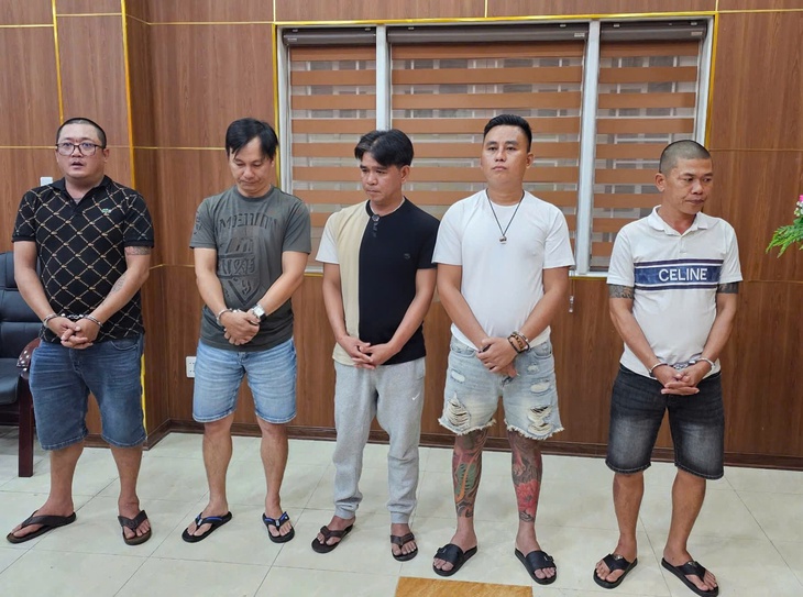 Đánh sập đường dây cá độ bóng đá qua mạng hơn 100 tỷ đồng- Ảnh 1.