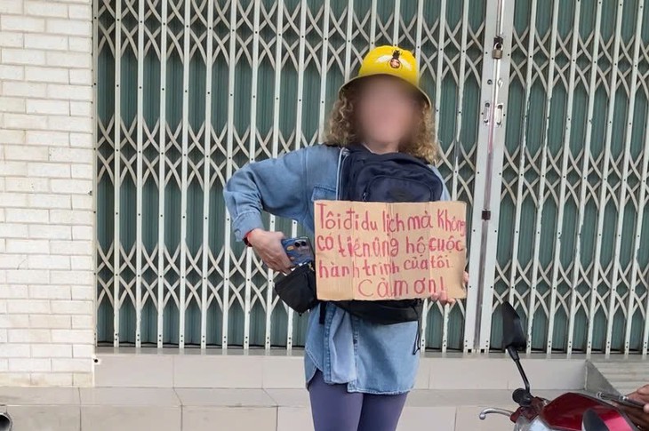 Người nước ngoài ‘ăn xin’ trên đường phố Ninh Thuận gây phản cảm, ảnh hưởng đến hình ảnh du lịch- Ảnh 1.